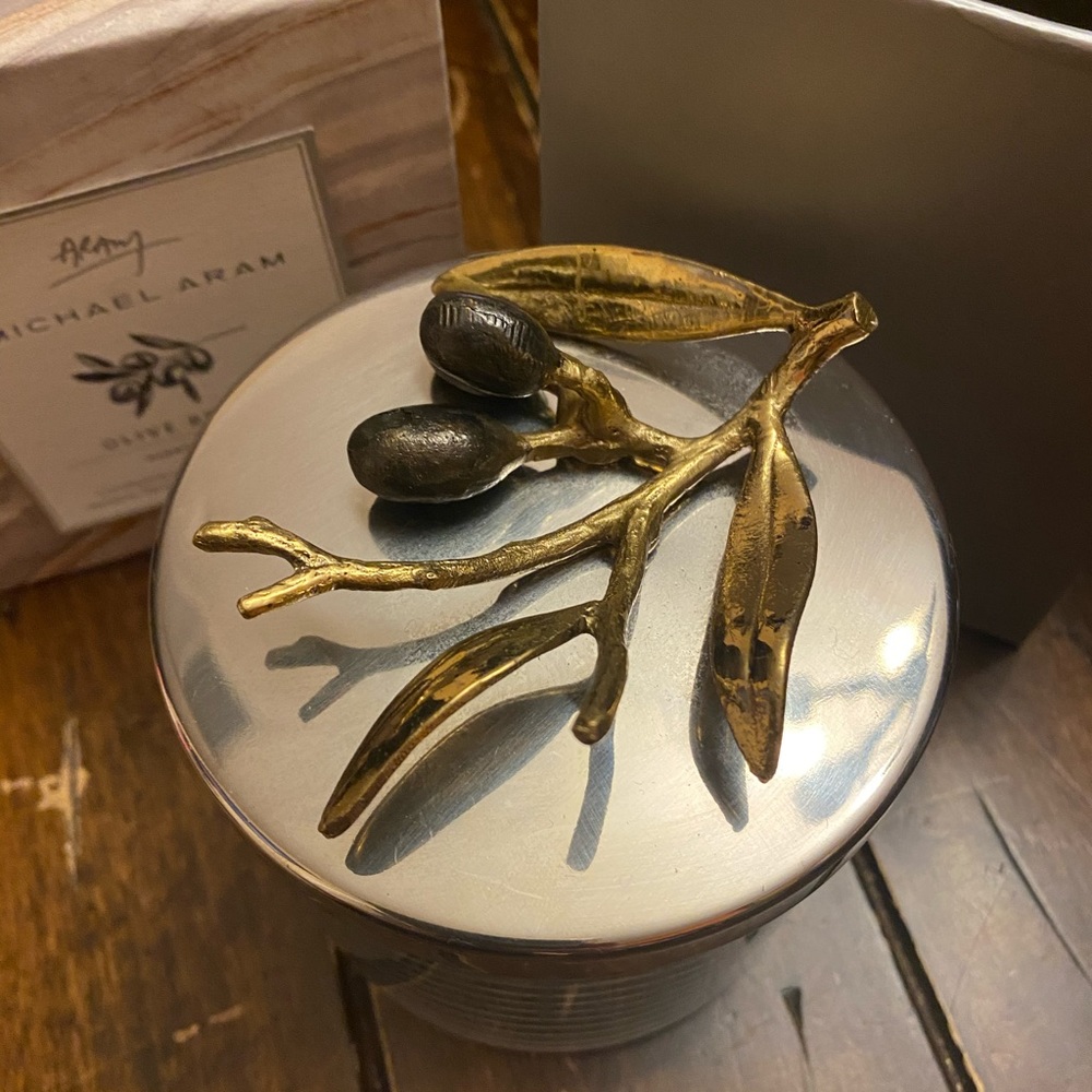 Michael Aram Luxury Glass Container with Art on Top. - Picture 3 of 4